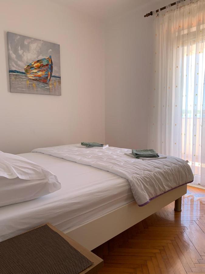 Apartmans And Rooms "Slavica" Новаля Екстериор снимка