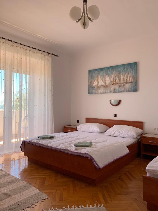 Apartmans And Rooms "Slavica" Новаля Екстериор снимка